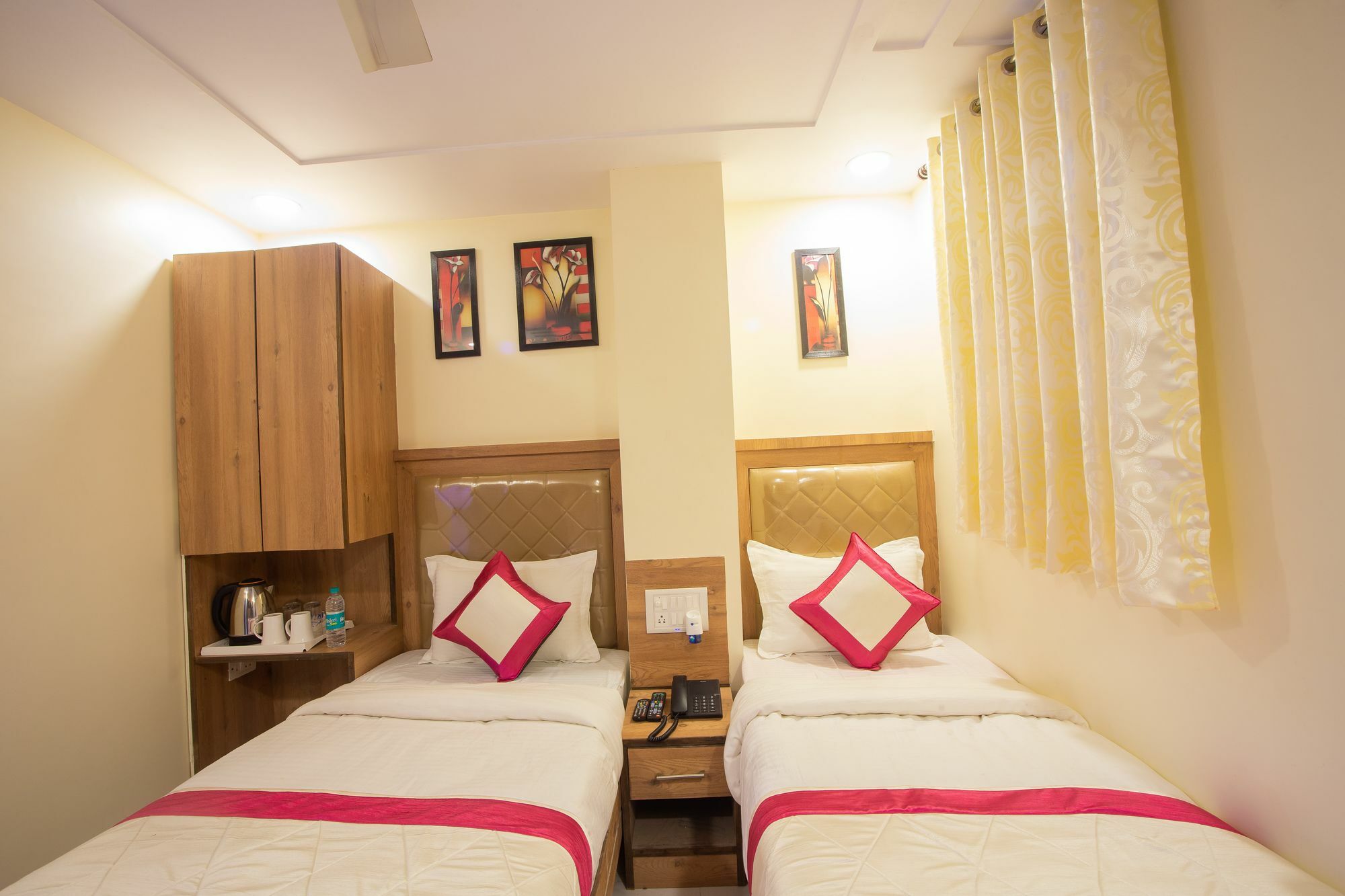 Hotel Sarthak Palace - By Pooja Hospitality Nuova Delhi Esterno foto