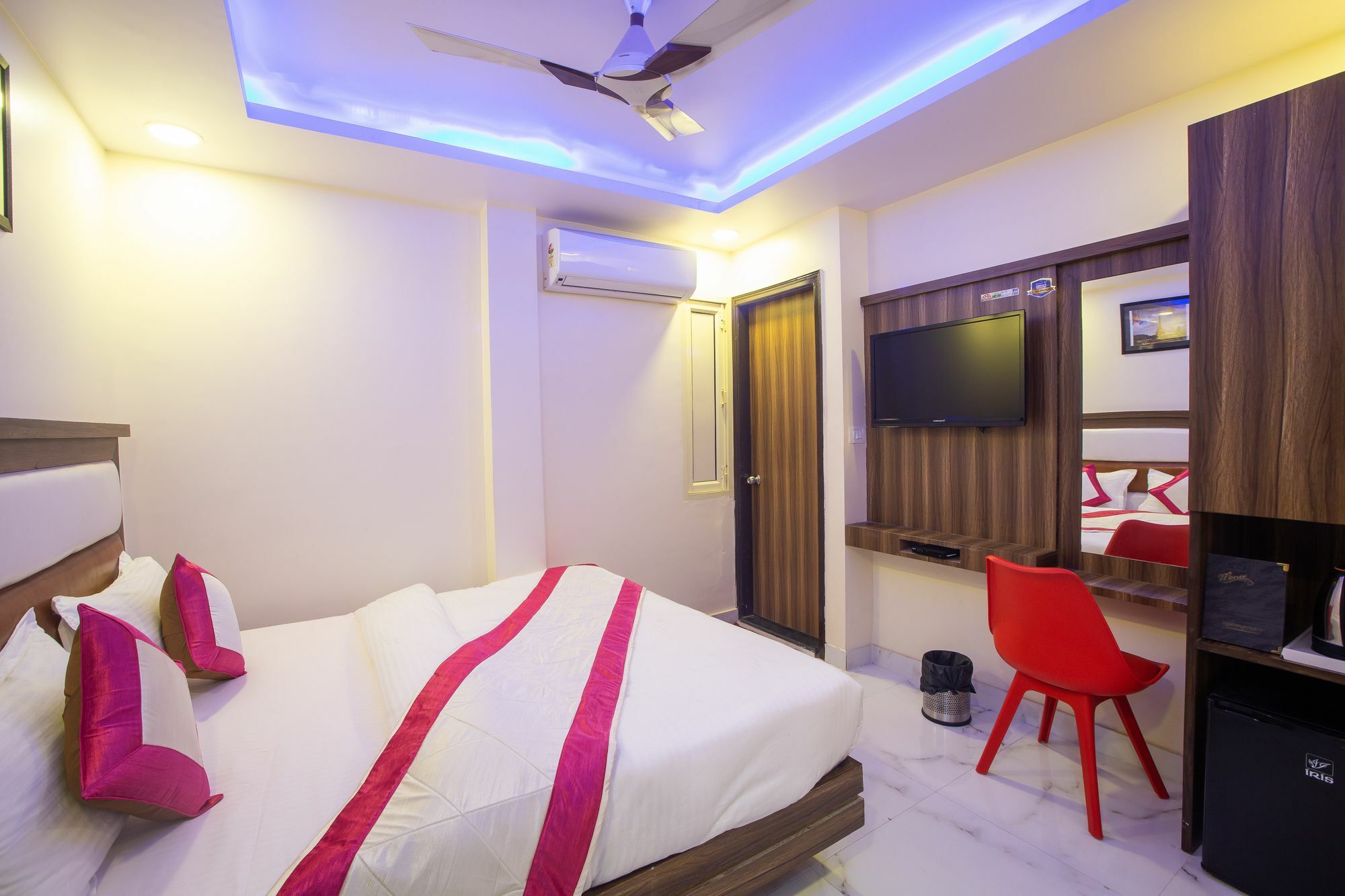Hotel Sarthak Palace - By Pooja Hospitality Nuova Delhi Esterno foto