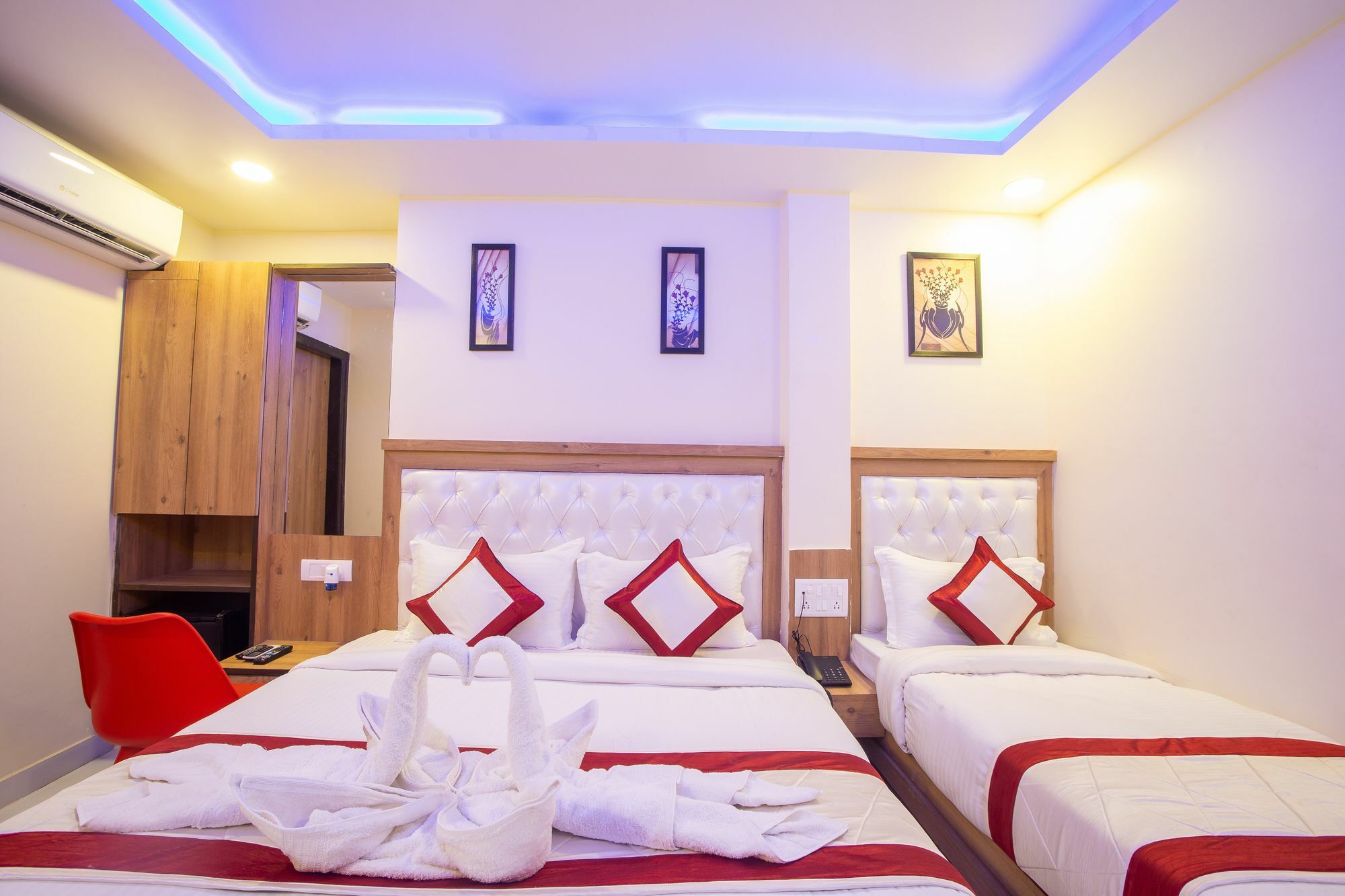 Hotel Sarthak Palace - By Pooja Hospitality Nuova Delhi Esterno foto