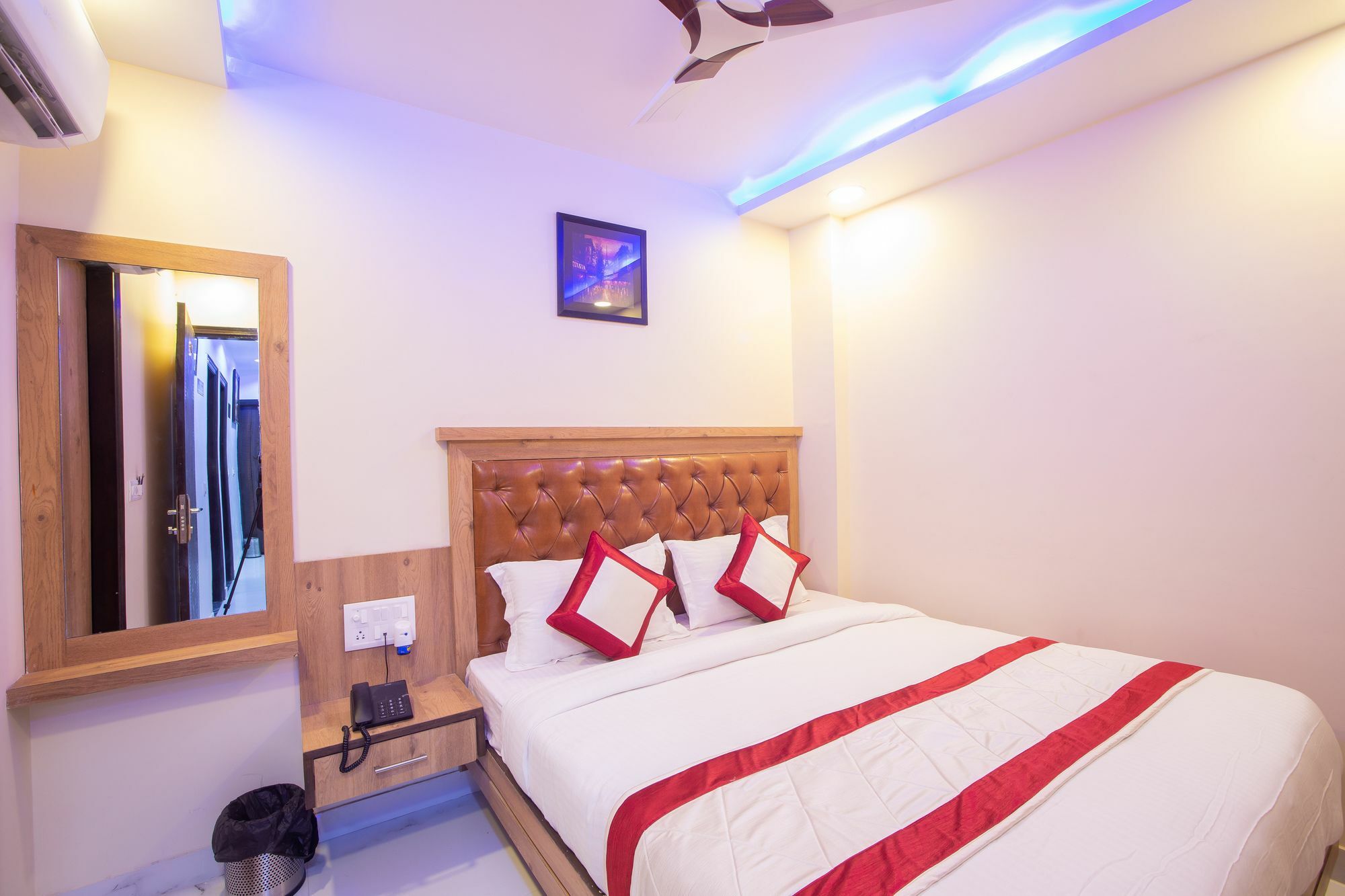 Hotel Sarthak Palace - By Pooja Hospitality Nuova Delhi Esterno foto