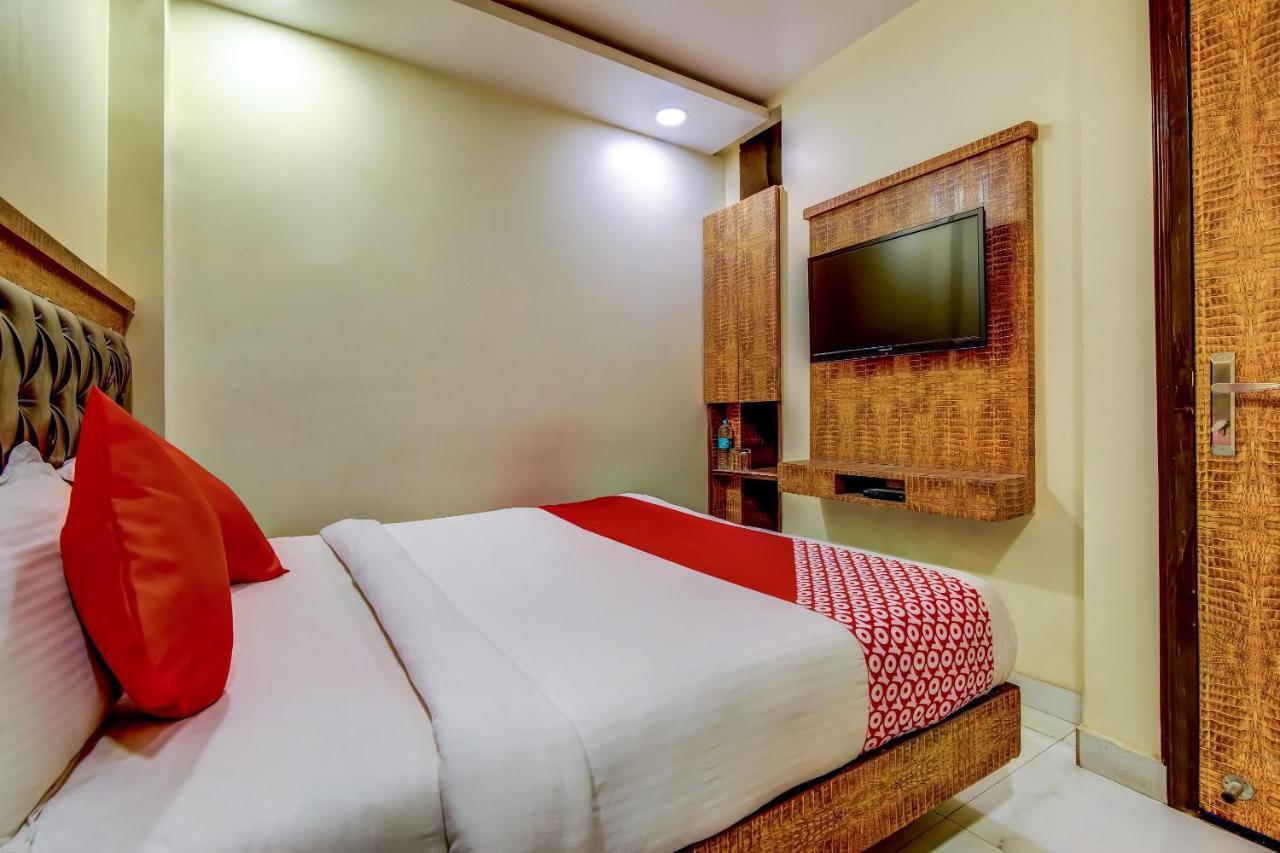 Hotel Sarthak Palace - By Pooja Hospitality Nuova Delhi Esterno foto