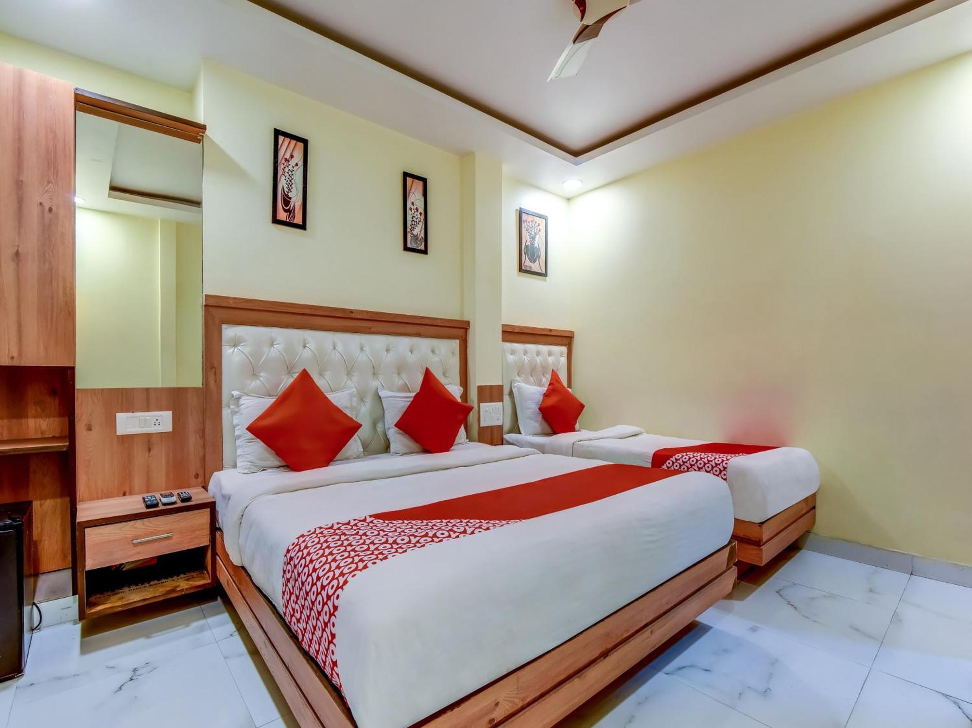 Hotel Sarthak Palace - By Pooja Hospitality Nuova Delhi Esterno foto